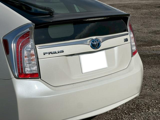 プリウス Ｓ　社外ナビ（ＡＭ／ＦＭ／ＣＤ／ＤＶＤ／フルセグＴＶ／ＡＵＸ／Ｂｌｕｅｔｏｏｔｈ）バックカメラ　盗難防止システム　キーレス　電動格納ミラー　ＨＩＤ　オートライト　オートエアコン（20枚目）