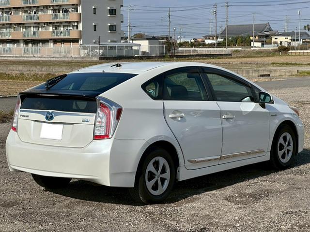 プリウス Ｓ　社外ナビ（ＡＭ／ＦＭ／ＣＤ／ＤＶＤ／フルセグＴＶ／ＡＵＸ／Ｂｌｕｅｔｏｏｔｈ）バックカメラ　盗難防止システム　キーレス　電動格納ミラー　ＨＩＤ　オートライト　オートエアコン（24枚目）