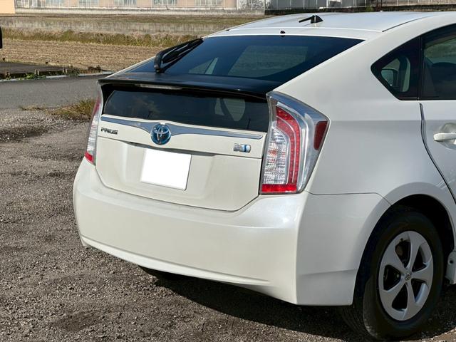 プリウス Ｓ　社外ナビ（ＡＭ／ＦＭ／ＣＤ／ＤＶＤ／フルセグＴＶ／ＡＵＸ／Ｂｌｕｅｔｏｏｔｈ）バックカメラ　盗難防止システム　キーレス　電動格納ミラー　ＨＩＤ　オートライト　オートエアコン（26枚目）