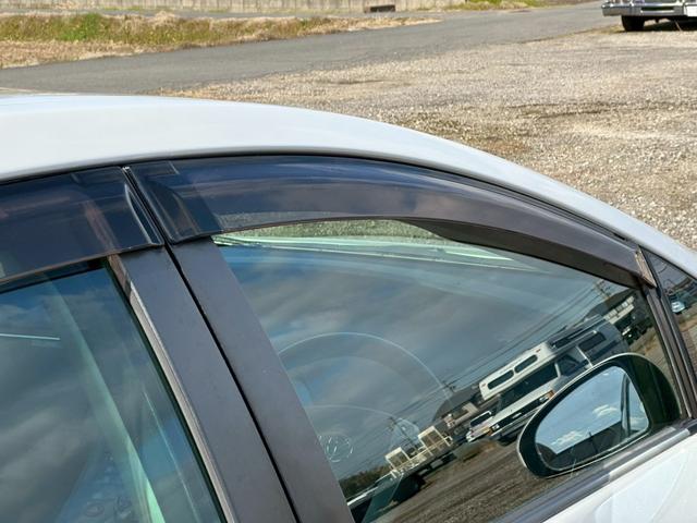 プリウス Ｓ　社外ナビ（ＡＭ／ＦＭ／ＣＤ／ＤＶＤ／フルセグＴＶ／ＡＵＸ／Ｂｌｕｅｔｏｏｔｈ）バックカメラ　盗難防止システム　キーレス　電動格納ミラー　ＨＩＤ　オートライト　オートエアコン（32枚目）