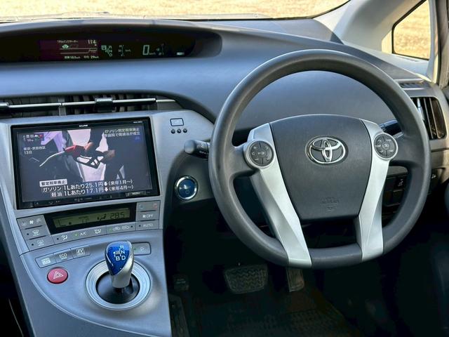 プリウス Ｓ　社外ナビ（ＡＭ／ＦＭ／ＣＤ／ＤＶＤ／フルセグＴＶ／ＡＵＸ／Ｂｌｕｅｔｏｏｔｈ）バックカメラ　盗難防止システム　キーレス　電動格納ミラー　ＨＩＤ　オートライト　オートエアコン（48枚目）