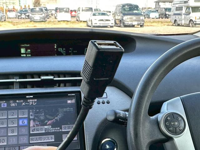 プリウス Ｓ　社外ナビ（ＡＭ／ＦＭ／ＣＤ／ＤＶＤ／フルセグＴＶ／ＡＵＸ／Ｂｌｕｅｔｏｏｔｈ）バックカメラ　盗難防止システム　キーレス　電動格納ミラー　ＨＩＤ　オートライト　オートエアコン（58枚目）