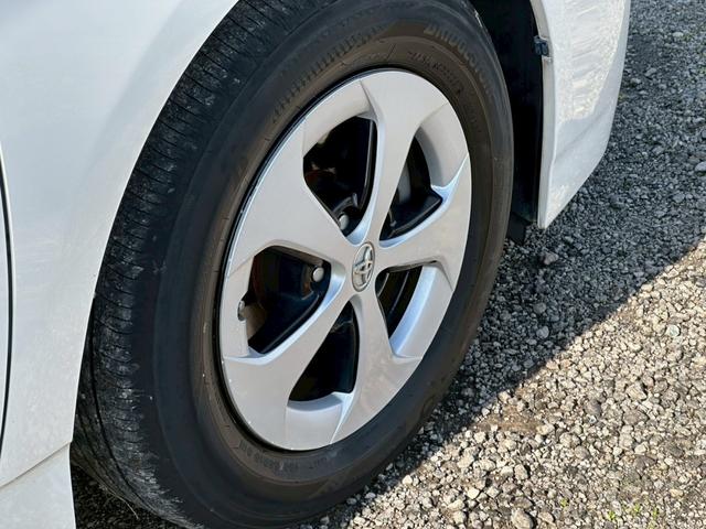 プリウス Ｓ　社外ナビ（ＡＭ／ＦＭ／ＣＤ／ＤＶＤ／フルセグＴＶ／ＡＵＸ／Ｂｌｕｅｔｏｏｔｈ）バックカメラ　盗難防止システム　キーレス　電動格納ミラー　ＨＩＤ　オートライト　オートエアコン（72枚目）