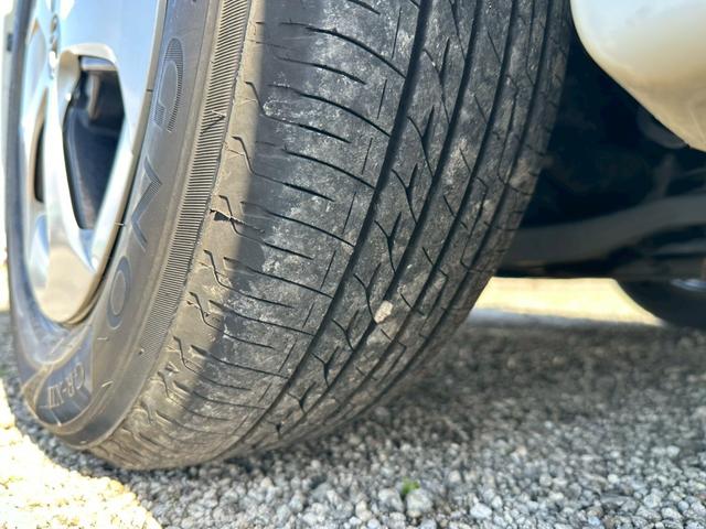 プリウス Ｓ　社外ナビ（ＡＭ／ＦＭ／ＣＤ／ＤＶＤ／フルセグＴＶ／ＡＵＸ／Ｂｌｕｅｔｏｏｔｈ）バックカメラ　盗難防止システム　キーレス　電動格納ミラー　ＨＩＤ　オートライト　オートエアコン（79枚目）