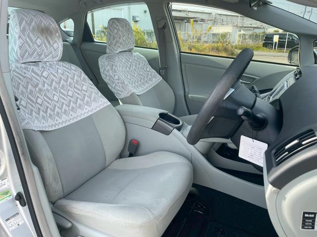 プリウス S ドライブレコーダー バックカメラ クリアランスソナー 純正ナビ(ラジオ/CD/Bluetooth/フルセグTV(走行中視聴可能))純正15インチAW ETC 盗難防止システム キーレス オートライト(31枚目)
