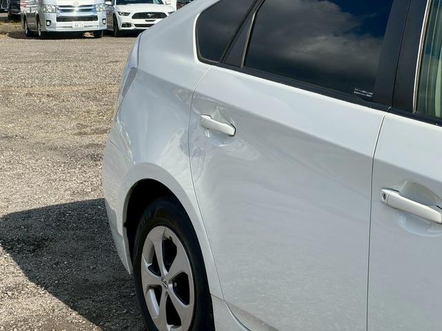 プリウス S 純正ナビ(AM/FM/CD/DVD/フルセグTV(走行時視聴可能)/Bluetooth/HDMI対応/USB/ipod再生対応)純正15インチAW バックカメラ ETC 盗難防止システム オートライト(5枚目)