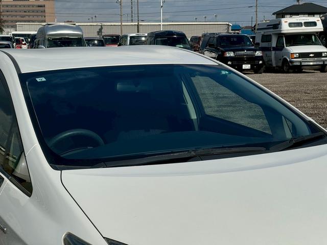 プリウス S 純正ナビ(AM/FM/CD/DVD/フルセグTV(走行時視聴可能)/Bluetooth/HDMI対応/USB/ipod再生対応)純正15インチAW バックカメラ ETC 盗難防止システム オートライト(9枚目)