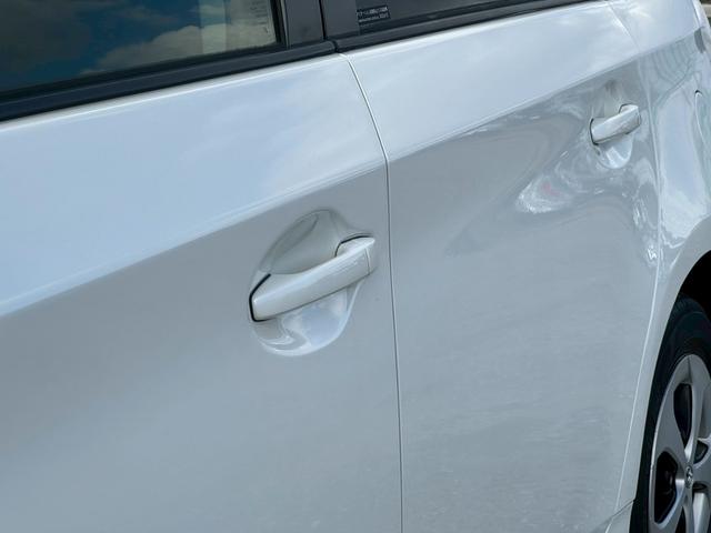 プリウス S 純正ナビ(AM/FM/CD/DVD/フルセグTV(走行時視聴可能)/Bluetooth/HDMI対応/USB/ipod再生対応)純正15インチAW バックカメラ ETC 盗難防止システム オートライト(28枚目)