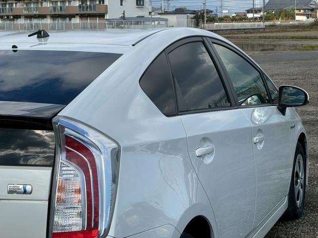 プリウス S 純正ナビ(AM/FM/CD/DVD/フルセグTV(走行時視聴可能)/Bluetooth/HDMI対応/USB/ipod再生対応)純正15インチAW バックカメラ ETC 盗難防止システム オートライト(44枚目)