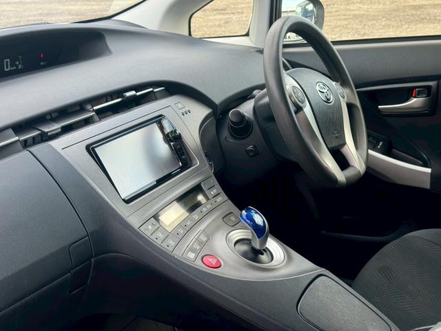 プリウス S 純正ナビ(AM/FM/CD/DVD/フルセグTV(走行時視聴可能)/Bluetooth/HDMI対応/USB/ipod再生対応)純正15インチAW バックカメラ ETC 盗難防止システム オートライト(59枚目)