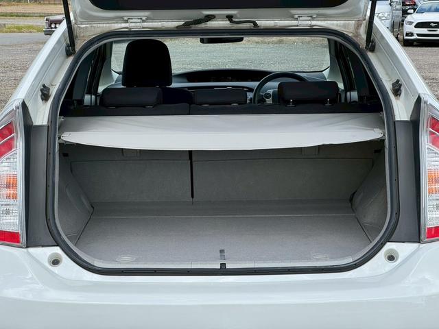 プリウス S 純正ナビ(AM/FM/CD/DVD/フルセグTV(走行時視聴可能)/Bluetooth/HDMI対応/USB/ipod再生対応)純正15インチAW バックカメラ ETC 盗難防止システム オートライト(68枚目)
