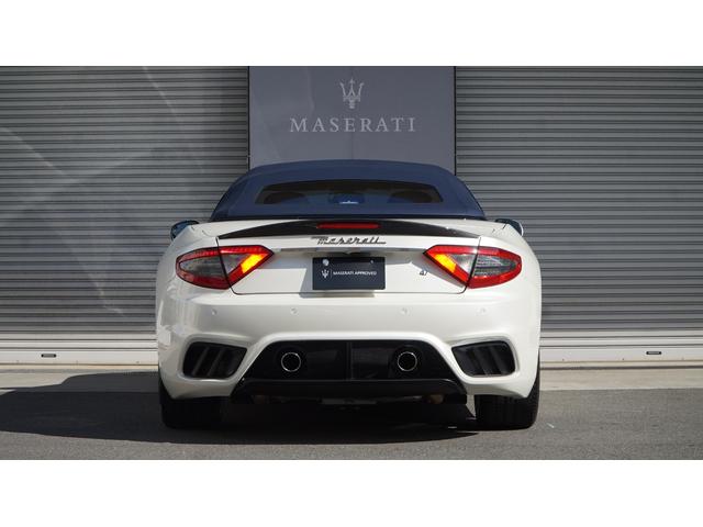 マセラティ グランカブリオ mc ビアンコフジパールペイント ブルー幌 カーボンリップスポイラー カーボンスポイラー ブルーキャリパー ブルー内装 18 0万円 平成29年 17年 静岡県 中古車 価格 Com マセラティ グランカブリオ mc ビアンコフジパールペイント ブルー幌 カーボンリップスポイラー カーボンスポイラー ブルーキャリパー ブルー内装 18 0万円 平成29年 17年 静岡県 中古車 価格 Com