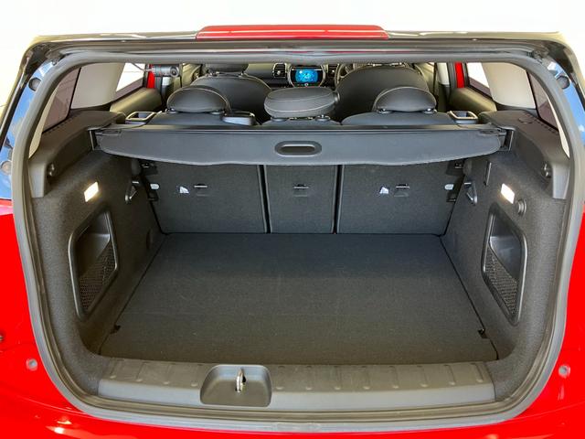 ���ׂĂ̍݌ɎԂ͂Q�c�̂̌������s������A�C���^�[�l�b�g�֌��J���Ă���܂��B