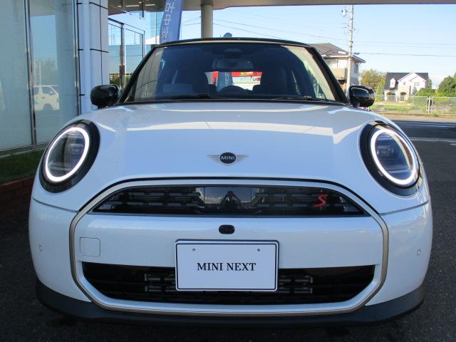 MINI クーパーS フェイバリット・トリム 18AW ACC 全方位カメラ HUDデモカー禁煙 フェイバードトリム アダプティブLEDヘッドライト シートヒーター ステアリングヒーター アップルカープレイ ワイヤレスチャージ(4枚目)