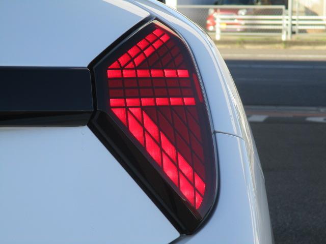 MINI クーパーS フェイバリット・トリム 18AW ACC 全方位カメラ HUDデモカー禁煙 フェイバードトリム アダプティブLEDヘッドライト シートヒーター ステアリングヒーター アップルカープレイ ワイヤレスチャージ(7枚目)