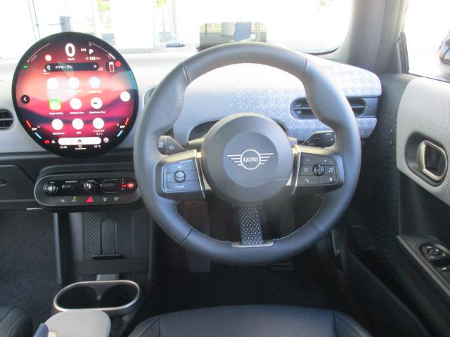 MINI クーパーS フェイバリット・トリム 18AW ACC 全方位カメラ HUDデモカー禁煙 フェイバードトリム アダプティブLEDヘッドライト シートヒーター ステアリングヒーター アップルカープレイ ワイヤレスチャージ(14枚目)
