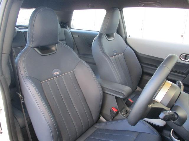 MINI クーパーS フェイバリット・トリム 18AW ACC 全方位カメラ HUDデモカー禁煙 フェイバードトリム アダプティブLEDヘッドライト シートヒーター ステアリングヒーター アップルカープレイ ワイヤレスチャージ(28枚目)