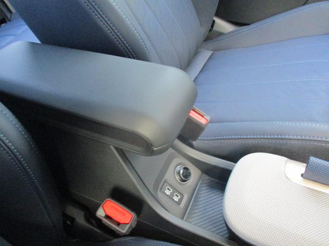 MINI クーパーS フェイバリット・トリム 18AW ACC 全方位カメラ HUDデモカー禁煙 フェイバードトリム アダプティブLEDヘッドライト シートヒーター ステアリングヒーター アップルカープレイ ワイヤレスチャージ(30枚目)