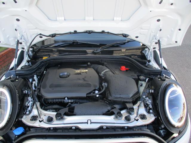 MINI クーパーS フェイバリット・トリム 18AW ACC 全方位カメラ HUDデモカー禁煙 フェイバードトリム アダプティブLEDヘッドライト シートヒーター ステアリングヒーター アップルカープレイ ワイヤレスチャージ(40枚目)