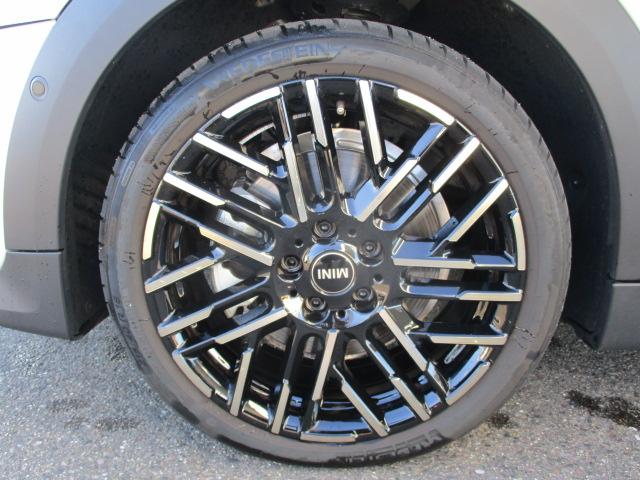 MINI クーパーS フェイバリット・トリム 18AW ACC 全方位カメラ HUDデモカー禁煙 フェイバードトリム アダプティブLEDヘッドライト シートヒーター ステアリングヒーター アップルカープレイ ワイヤレスチャージ(42枚目)