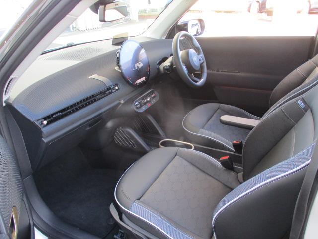 MINI クーパーE クラシック・トリム 17AW ACC全方位カメラ HUD デモカー禁煙 クラッシックトリム アダプティブLEDヘッドライト オートハイビーム シートヒーター ステアリングヒーター アップルカープレイ ワイヤレスチャージ(33枚目)