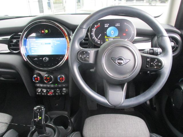 MINI クーパーD クラシック・トリム 16AW ACCシートヒーターRカメラ1オナ禁煙 LEDヘッドライト アップルカープレイ(14枚目)