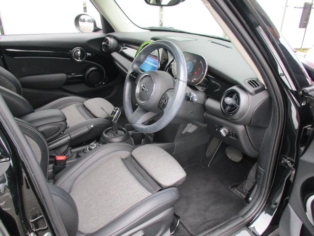 MINI クーパーD クラシック・トリム 16AW ACCシートヒーターRカメラ1オナ禁煙 LEDヘッドライト アップルカープレイ(25枚目)