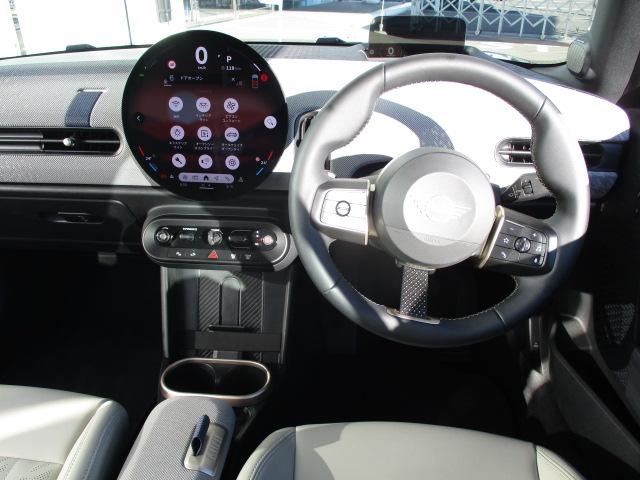 ＭＩＮＩ クーパーＳ　コンバーチブル　フェイバリット・トリム　１８ＡＷ　ＡＣＣ　全方位カメラ　ＨＵＤデモカー禁煙　アダプティブＬＥＤヘッドライト　オートハイビーム　シート・ステアリングヒーター　電動シート　フェイバードトリム（14枚目）