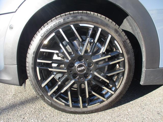 ＭＩＮＩ クーパーＳ　コンバーチブル　フェイバリット・トリム　１８ＡＷ　ＡＣＣ　全方位カメラ　ＨＵＤデモカー禁煙　アダプティブＬＥＤヘッドライト　オートハイビーム　シート・ステアリングヒーター　電動シート　フェイバードトリム（44枚目）