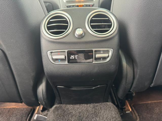 ＧＬＣ ＧＬＣ２２０ｄ　４マチック　ＡＭＧライン　認定中古車保証２年　本革シート　シートヒーター　メモリー付き電動シート　パノラミックスライディングルーフ（5枚目）