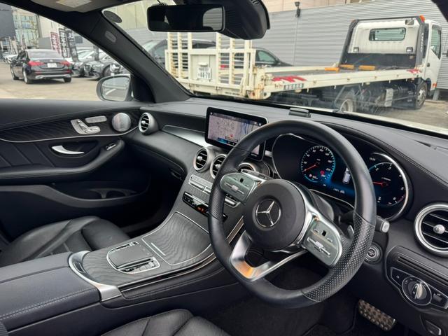 ＧＬＣ ＧＬＣ２２０ｄ　４マチック　ＡＭＧライン　認定中古車保証２年　本革シート　シートヒーター　メモリー付き電動シート　パノラミックスライディングルーフ（6枚目）