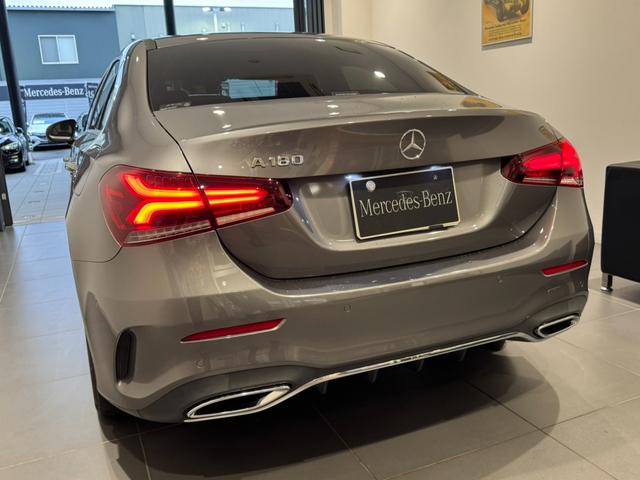 Aクラスセダン A180 スタイルセダン AMGライン ワンオーナー 弊社ユーザー様お下取り車 メモリ付きパワーシート シートヒーター 純正ドラレコ TV ETC ワイヤレスチャージング 認定中古車保証2年(9枚目)