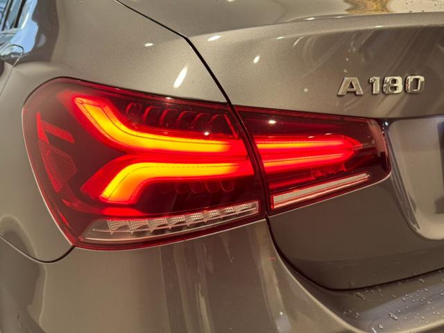 Aクラスセダン A180 スタイルセダン AMGライン ワンオーナー 弊社ユーザー様お下取り車 メモリ付きパワーシート シートヒーター 純正ドラレコ TV ETC ワイヤレスチャージング 認定中古車保証2年(14枚目)