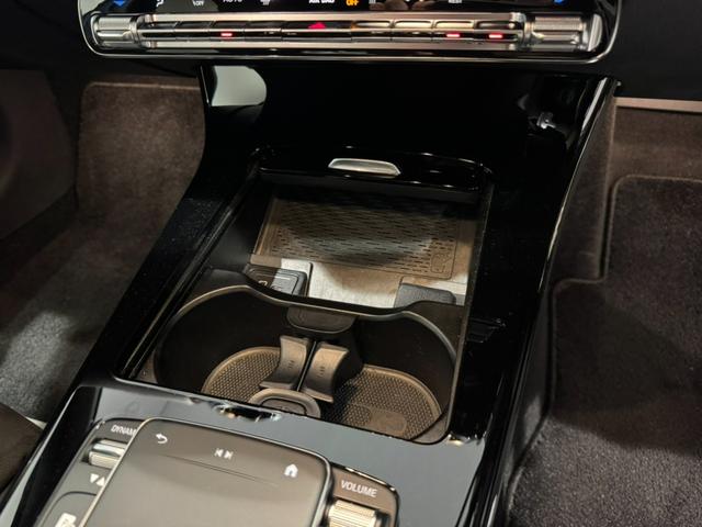 Aクラスセダン A180 スタイルセダン AMGライン ワンオーナー 弊社ユーザー様お下取り車 メモリ付きパワーシート シートヒーター 純正ドラレコ TV ETC ワイヤレスチャージング 認定中古車保証2年(29枚目)
