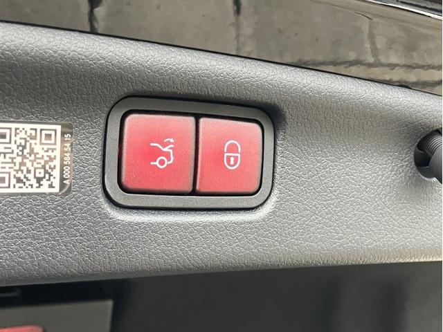 Cクラス C350eスポーツ 正規認定中古車 認定中古車保証2年付 新車保証継承 パノラミックスライディングルーフ 禁煙車 黒半革電動シート パーキングアシスト 360°カメラ LEDヘッドライト 純正ドライブレコーダー(16枚目)