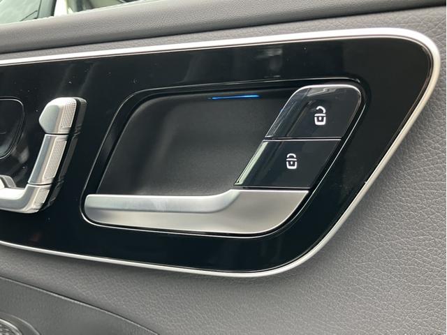 Cクラス C350eスポーツ 正規認定中古車 認定中古車保証2年付 新車保証継承 パノラミックスライディングルーフ 禁煙車 黒半革電動シート パーキングアシスト 360°カメラ LEDヘッドライト 純正ドライブレコーダー(21枚目)