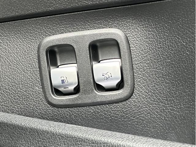 Cクラス C350eスポーツ 正規認定中古車 認定中古車保証2年付 新車保証継承 パノラミックスライディングルーフ 禁煙車 黒半革電動シート パーキングアシスト 360°カメラ LEDヘッドライト 純正ドライブレコーダー(26枚目)