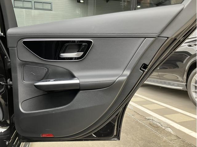 Cクラス C350eスポーツ 正規認定中古車 認定中古車保証2年付 新車保証継承 パノラミックスライディングルーフ 禁煙車 黒半革電動シート パーキングアシスト 360°カメラ LEDヘッドライト 純正ドライブレコーダー(31枚目)