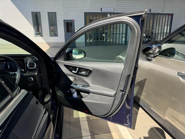 Cクラス C220dアバンギャルド AMGラインパッケージ 正規認定中古車 認定中古車保証2年 AMGラインパッケージ ベーシックパッケージ パノラミックスライディングルーフ 360°カメラ レザーエクスクルーシブパッケージ 禁煙車 LED オプションカラー(19枚目)