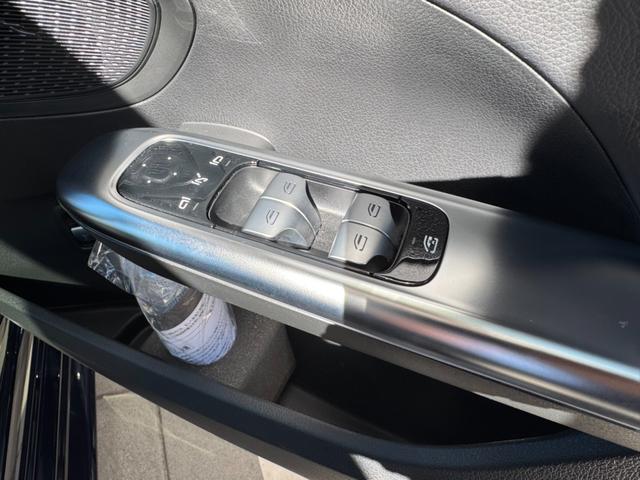 Cクラス C220dアバンギャルド AMGラインパッケージ 正規認定中古車 認定中古車保証2年 AMGラインパッケージ ベーシックパッケージ パノラミックスライディングルーフ 360°カメラ レザーエクスクルーシブパッケージ 禁煙車 LED オプションカラー(24枚目)