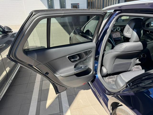 Cクラス C220dアバンギャルド AMGラインパッケージ 正規認定中古車 認定中古車保証2年 AMGラインパッケージ ベーシックパッケージ パノラミックスライディングルーフ 360°カメラ レザーエクスクルーシブパッケージ 禁煙車 LED オプションカラー(38枚目)