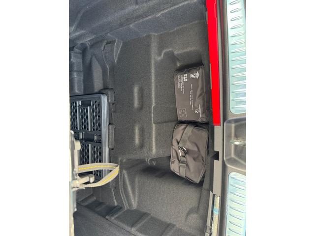 Cクラス C220dアバンギャルド AMGラインパッケージ 正規認定中古車 認定中古車保証2年 AMGラインパッケージ ベーシックパッケージ パノラミックスライディングルーフ 360°カメラ レザーエクスクルーシブパッケージ 禁煙車 LED オプションカラー(58枚目)