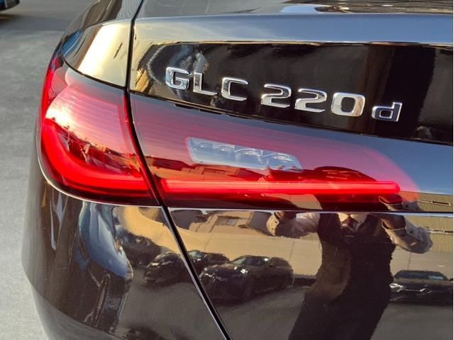 GLC GLC220d 4MクペドライバズP+AMGラインP 新車保証継承 弊社デモカー AMGレザーエクスクルーシブパッケージ パノラミックスライディングルーフ ブルメスター3Dサラウンドサウンドシステム シートヒーター シートベンチレーター 電動テールゲート(10枚目)