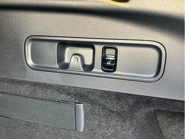 GLC GLC220d 4MクペドライバズP+AMGラインP 新車保証継承 弊社デモカー AMGレザーエクスクルーシブパッケージ パノラミックスライディングルーフ ブルメスター3Dサラウンドサウンドシステム シートヒーター シートベンチレーター 電動テールゲート(15枚目)