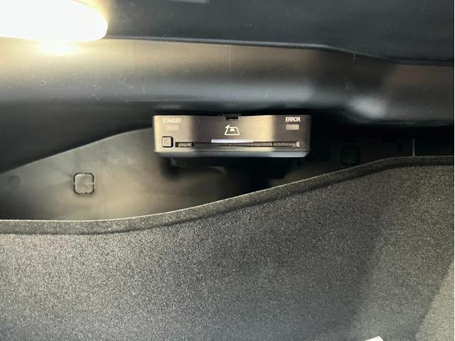 GLC GLC220d 4MクペドライバズP+AMGラインP 新車保証継承 弊社デモカー AMGレザーエクスクルーシブパッケージ パノラミックスライディングルーフ ブルメスター3Dサラウンドサウンドシステム シートヒーター シートベンチレーター 電動テールゲート(40枚目)