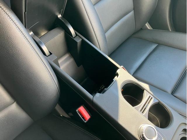 東名高速道路　静岡ＩＣ出口を右折していただき、直進約１ｋｍ左手に当店がございます。　広大な敷地には、認定中古車を多数展示しています。　ＭＢ東名静岡　ＴＥＬ：０５４−２０３−２００１