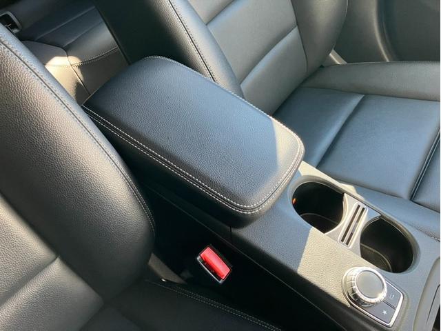 東名高速道路　静岡ＩＣ出口を右折していただき、直進約１ｋｍ左手に当店がございます。　広大な敷地には、認定中古車を多数展示しています。　ＭＢ東名静岡　ＴＥＬ：０５４−２０３−２００１