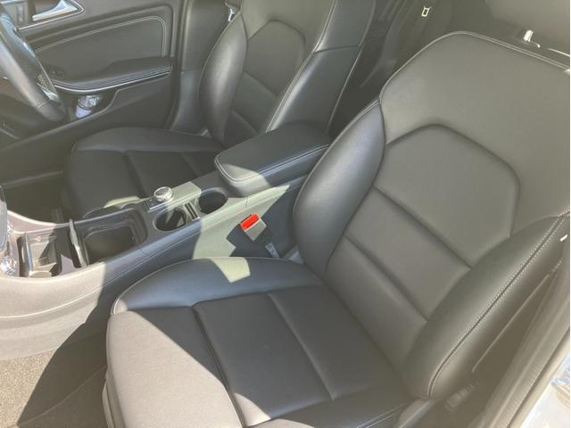 東名高速道路　静岡ＩＣ出口を右折していただき、直進約１ｋｍ左手に当店がございます。　広大な敷地には、認定中古車を多数展示しています。　ＭＢ東名静岡　ＴＥＬ：０５４−２０３−２００１