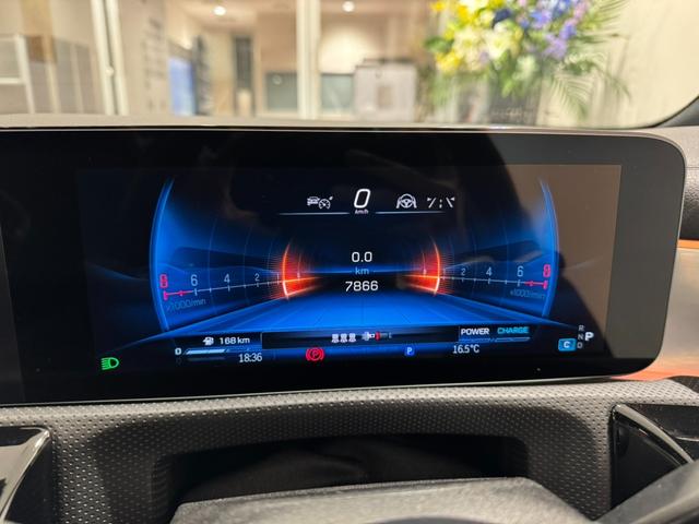 Ａクラス Ａ３５　４マチック　アドバンスドパッケージ　ＡＭＧパフォーマンスパッケージ　パノラミックスライディングルーフ　黒本革シート　ヘッドアップディスプレイ　ブルメスターサラウンドサウンドシステム　新車保証継承（15枚目）