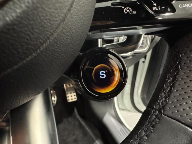 Ａクラス Ａ３５　４マチック　アドバンスドパッケージ　ＡＭＧパフォーマンスパッケージ　パノラミックスライディングルーフ　黒本革シート　ヘッドアップディスプレイ　ブルメスターサラウンドサウンドシステム　新車保証継承（22枚目）